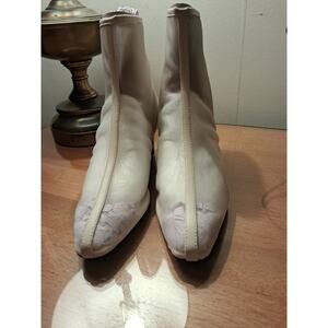 Dumjey Ankle Boots White Size 7